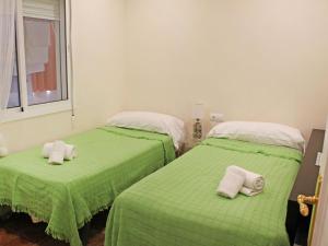 Łóżko lub łóżka w pokoju w obiekcie Apartment El Rocío by Interhome