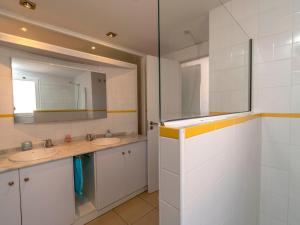 A bathroom at Apartment El Bosque by Interhome