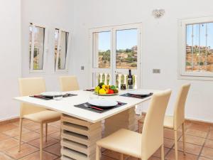 Zdjęcie z galerii obiektu Holiday Home Villa Ebano by Interhome w mieście Torremuelle