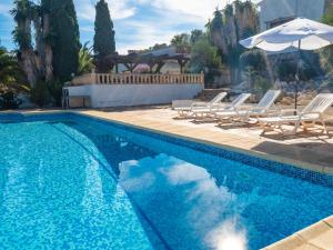 Bazén v ubytování Holiday Home Sunshine by Interhome nebo v jeho okolí