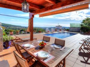 Bazén v ubytování Holiday Home Mirador by Interhome nebo v jeho okolí