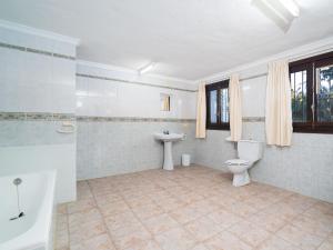 Koupelna v ubytování Holiday Home Sunshine by Interhome