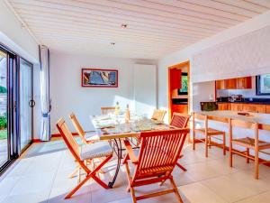 Posezení v ubytování Holiday Home Kreiz An Avel by Interhome + 28 fotografií