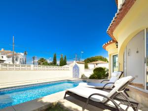 Bazén v ubytovaní Holiday Home Villa Buena Vida by Interhome alebo v jeho blízkosti