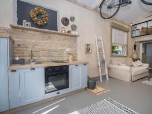 Kuchyň nebo kuchyňský kout v ubytování Holiday Home Aničić by Interhome