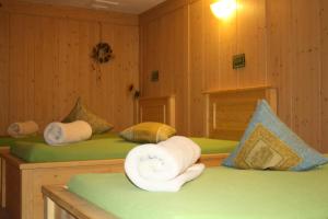 Postel nebo postele na pokoji v ubytování Hotel Nesselwanger Hof