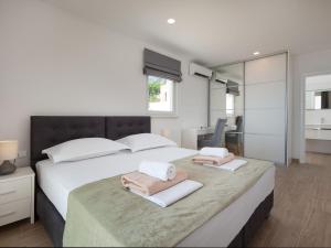 Postel nebo postele na pokoji v ubytování Villa Luka by Interhome