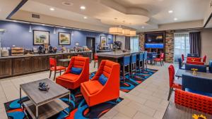 Posezení v ubytování Best Western Plus Ardmore Inn & Suites
