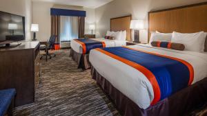 Postel nebo postele na pokoji v ubytování Best Western Plus Ardmore Inn & Suites