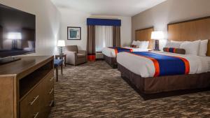 Postel nebo postele na pokoji v ubytování Best Western Plus Ardmore Inn & Suites