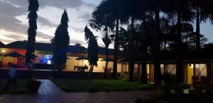 Сад в Emerald Hotel Kampala