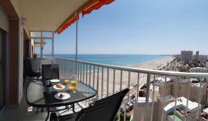 Afbeelding uit fotogalerij van Luxury 12th Floor Beachfront in El Campello