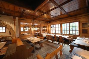 Χώρος καθιστικού στο Bernerhof Swiss Quality Hotel Gstaad