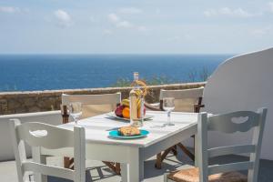 Nápoje v ubytovaní Heavenly Milos suites