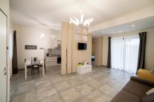 A television and/or entertainment centre at Anna & Alfredo bed and breakfast
