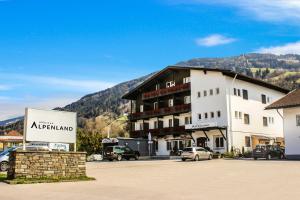 Nespecifikovaný výhled na hory nebo výhled na hory při pohledu z hotelu