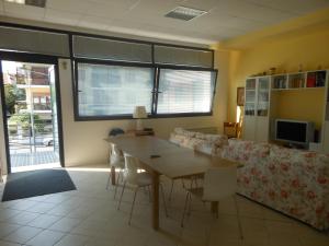 Telewizja i/lub zestaw kina domowego w obiekcie B&B Relax