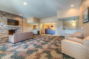 Cucina o angolo cottura di Cobblestone Inn & Suites - Wray