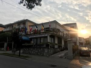 Gallery image of Hotel Primavera in Desenzano del Garda