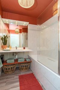 Ванная комната в Appartement le Terracotta - Parking - Place du Capitole