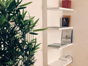 Perpustakaan di apartmen