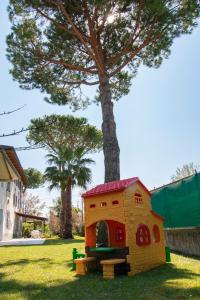 Ogród w obiekcie Hotel Villa Giada