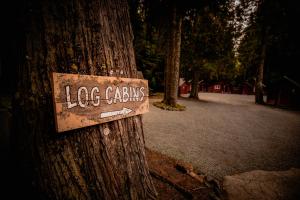 Certifikát, hodnocení, plakát nebo jiný dokument vystavený v ubytování Gateway Inn & Cabins