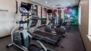 Fitness centrum a/nebo fitness zařízení v ubytování Best Western Plus Tech Medical Center Inn