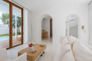 SALA Samui Chaweng Beach Resort的休息区
