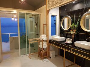Koupelna v ubytování Raya Buri Resort Kanchanaburi
