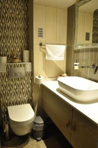 A bathroom at Agias Sofias Street Luxurious Studio