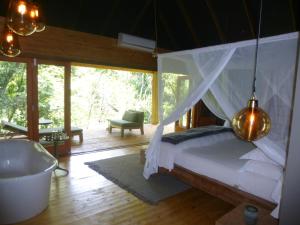 Сад в Summerfields Rose Retreat and Spa