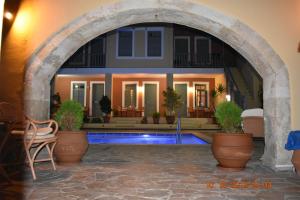Bazén v ubytování Vecchio Hotel nebo v jeho okolí