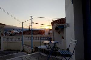 A balcony or terrace at Theseus