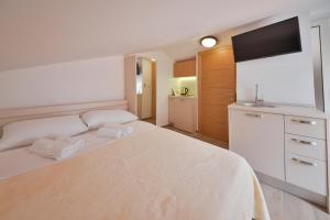 Foto dalla galleria di Apartmani Ljubo Rafailovic 2 a Rafailovici