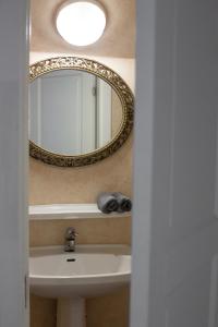 Koupelna v ubytování Suviste Guesthouse + 37 fotografií