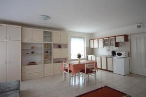 バラトンフレドにあるSiesta Apartmanház Balatonfüredのギャラリーの写真