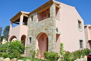 The building in which the holiday home is located