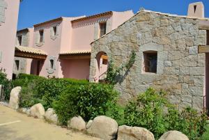 The building in which the holiday home is located