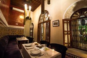 Nápoje v ubytování Riad Mayfez Suites & Spa