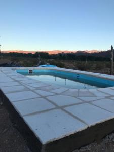 烏斯帕亞塔的住宿－Cabañas Sehuen，屋顶上的游泳池