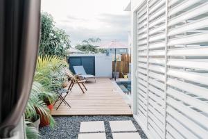 Balkón nebo terasa v ubytování Maison TONGA piscine jaccuzi