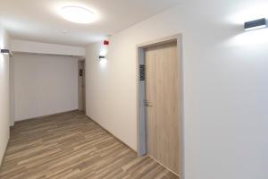 Zdjęcie z galerii obiektu Sirály Panzió Tópart w mieście Tata