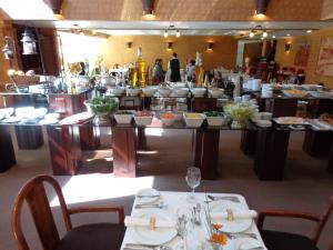Comida no hotel ou em algum lugar perto