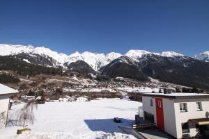 Zdjęcie z galerii obiektu Apart Alpina w mieście Pettneu am Arlberg