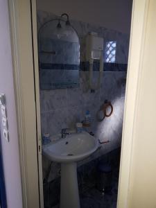Ένα μπάνιο στο Karabo Hotel