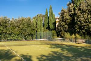Tennis and/or squash facilities at Chiarentana di Donata Origo or nearby