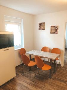 TV a/nebo společenská místnost v ubytování Creek House