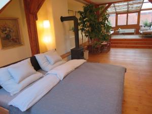 Posteľ alebo postele v izbe v ubytovaní Family Apartment Písek City Centre