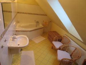 Kúpeľňa v ubytovaní Family Apartment Písek City Centre